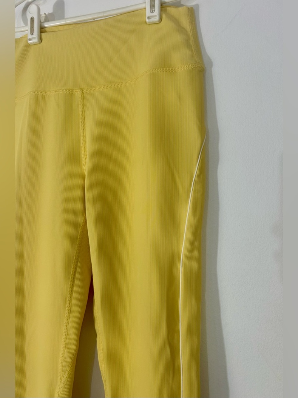 Wilo The Label Butter Yellow High-Rise Women’s Leggings Size Medium - Picture 3 of 11